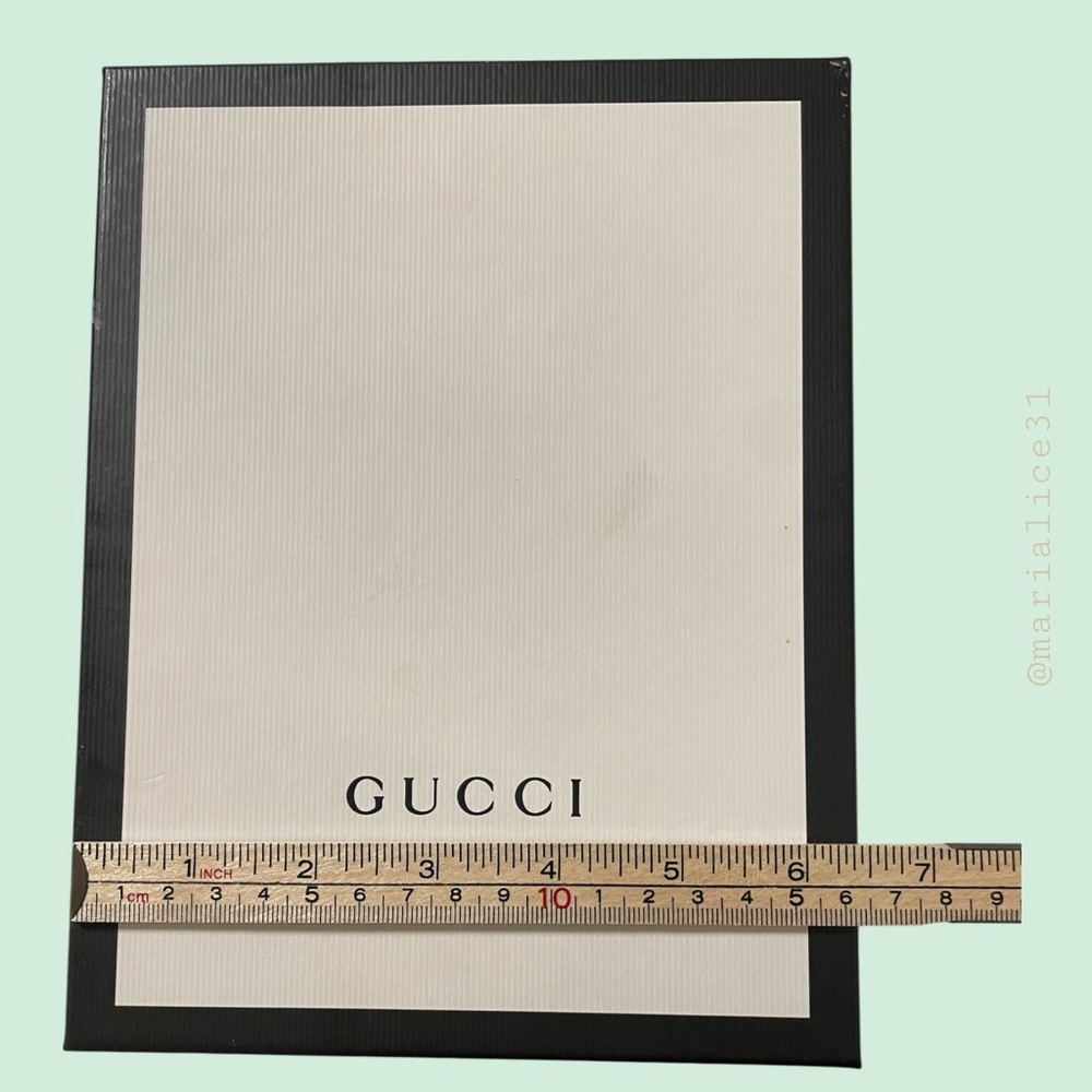 Gucci Envelope Style Flap Fold Over Dust Bag. Cream/White. Gucci Box included. - Picture 4 of 16